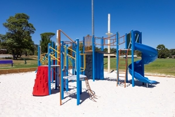 Playgrounds and Parks - Brown Park - Swan View